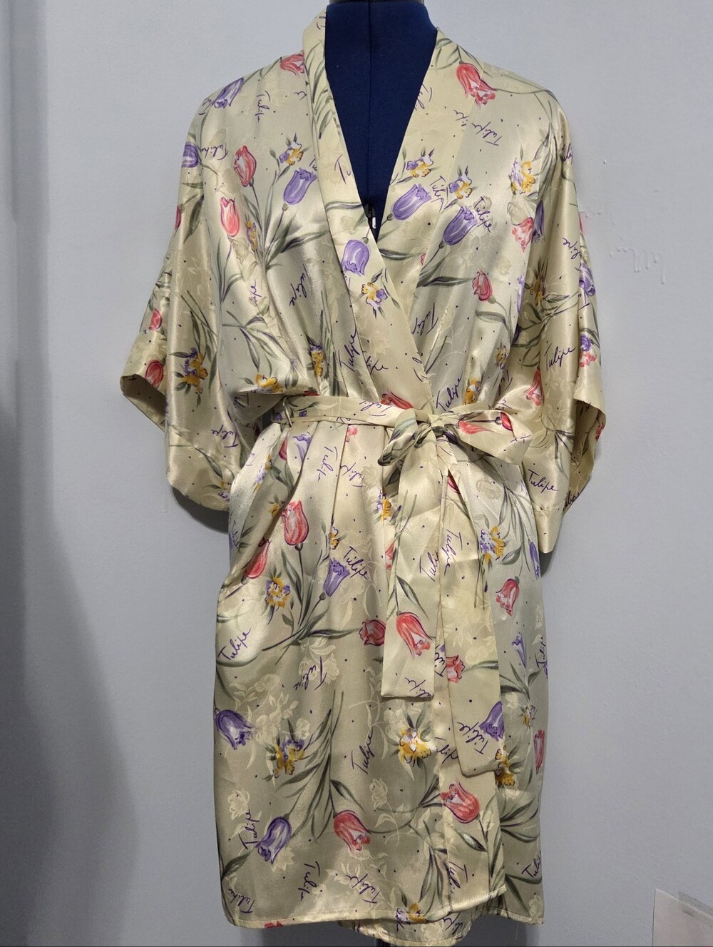 Vintage Light Green Tulip Satin Robe Size P/S